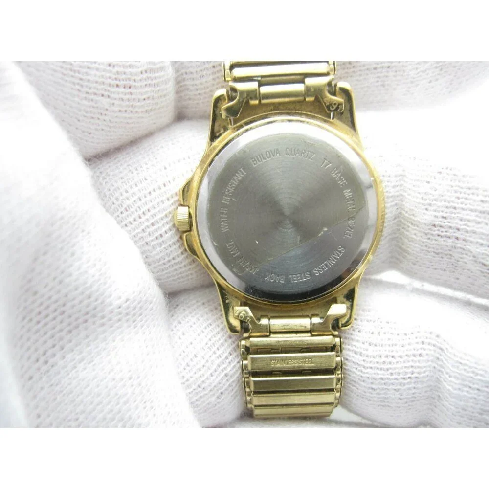 Women's Bulova Water Resistant Analog 25mm Dial Date Watch (D321)